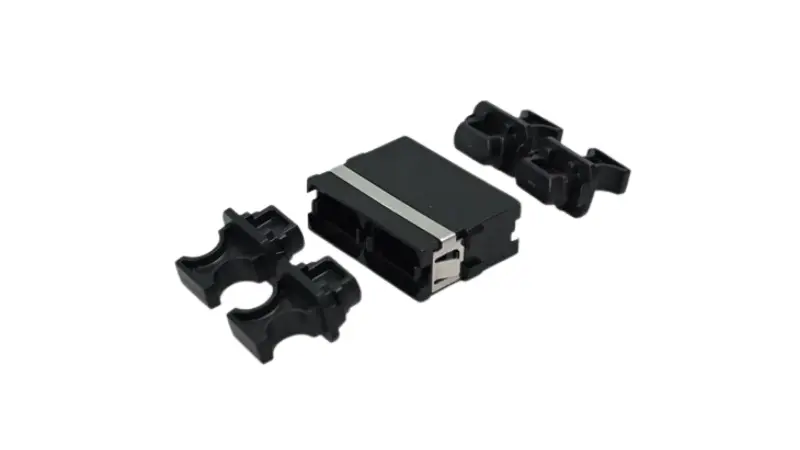 MPO adapter connecting MPO and MTP-style connectors with labels explaining compatibility and project specification checks. MPO adapter connecting MPO and MTP-style connectors with labels explaining compatibility and project specification checks.
