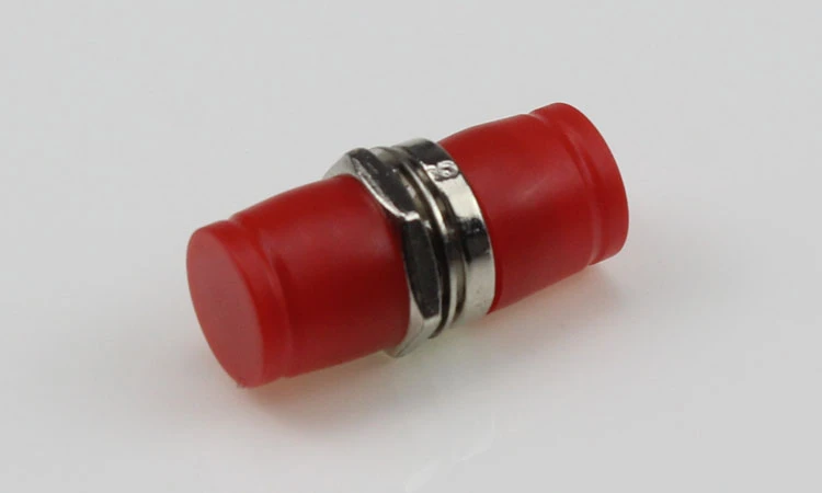 Adaptor FC pentru fibră optică