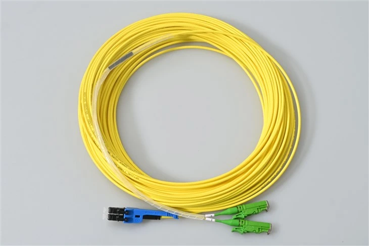 Cordon de corecție cu fibră optică Lc Uniboot la E2000